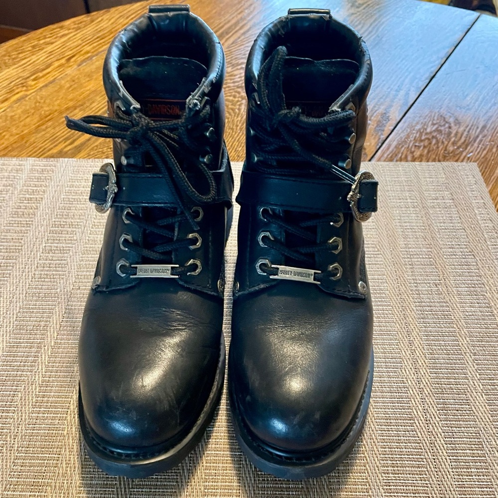 Harley-Davidson Ladies Size 8.5 Rugged Black Leather Motorcycle Riding Boots.